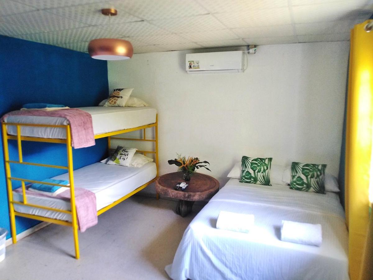 Hostal & Cafe Travelers 圣地亚哥 外观 照片